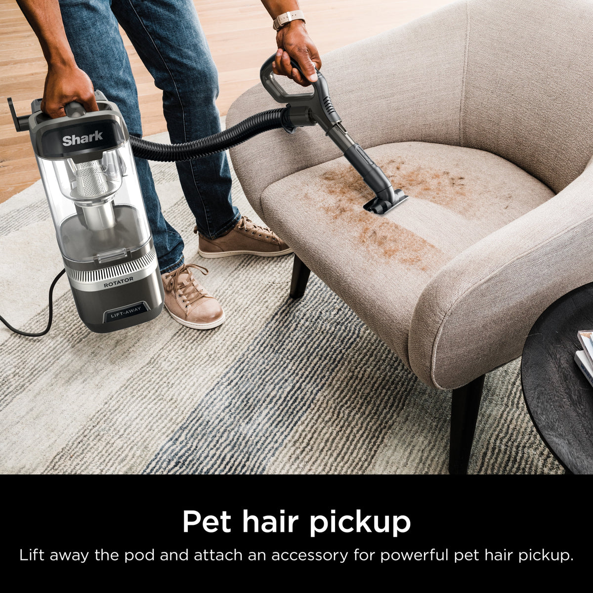 Upright Vacuum with Self-Cleaning Brushroll M7040