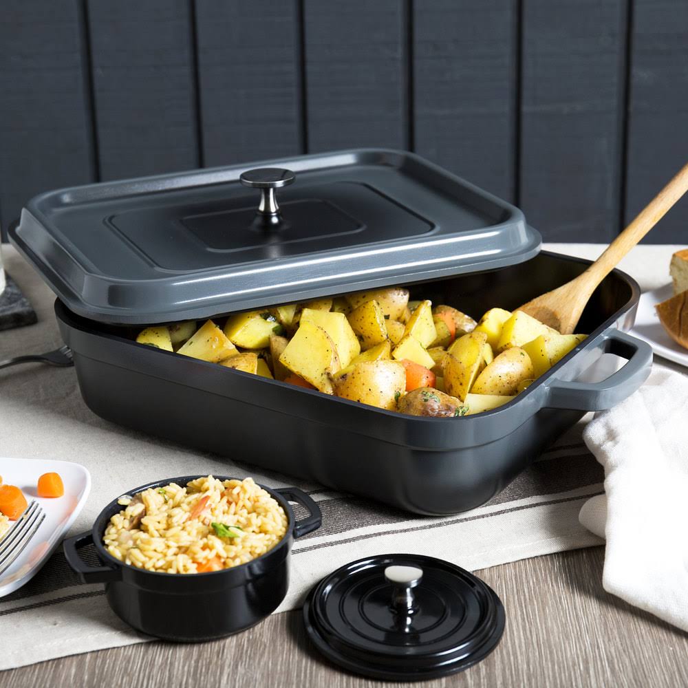 Lightweight Cast Aluminum Roaster Pan with Lid, 5 Quart, Gray U566378