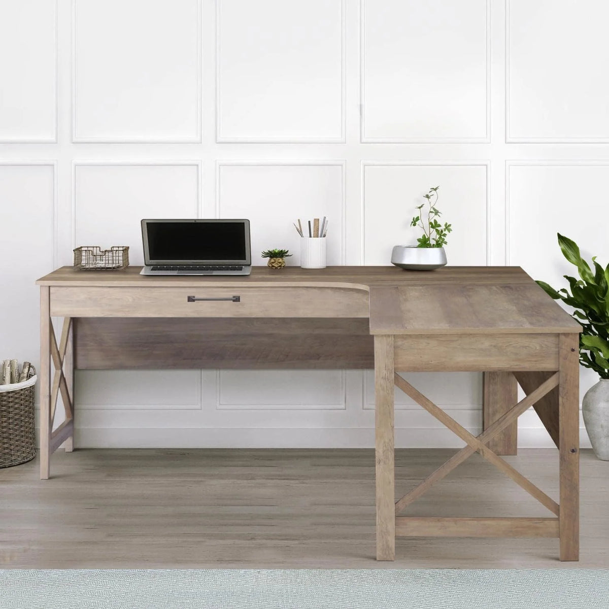 L-Shaped Desk With Drawer Q8156