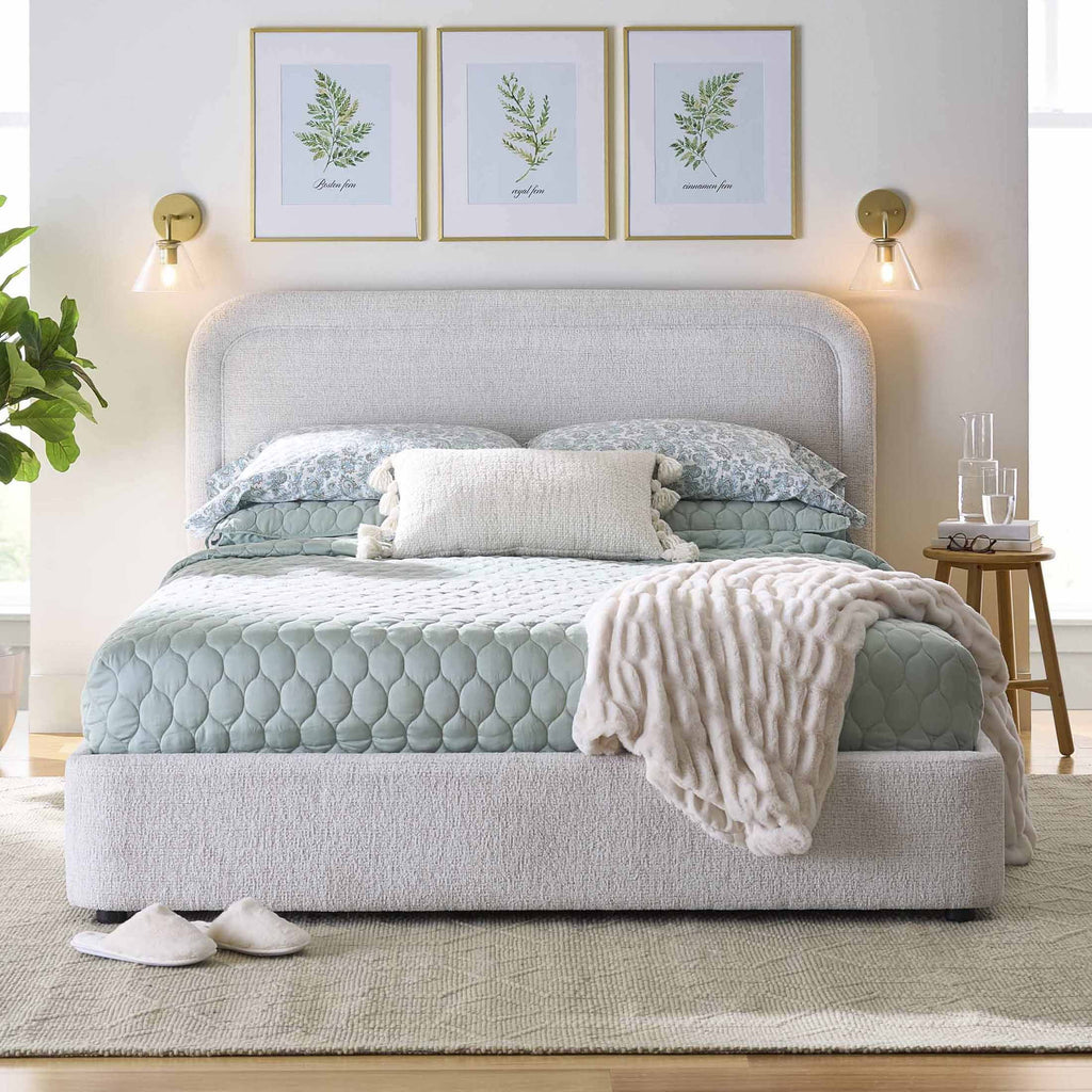 Queen Boucle Platform Bed T4246