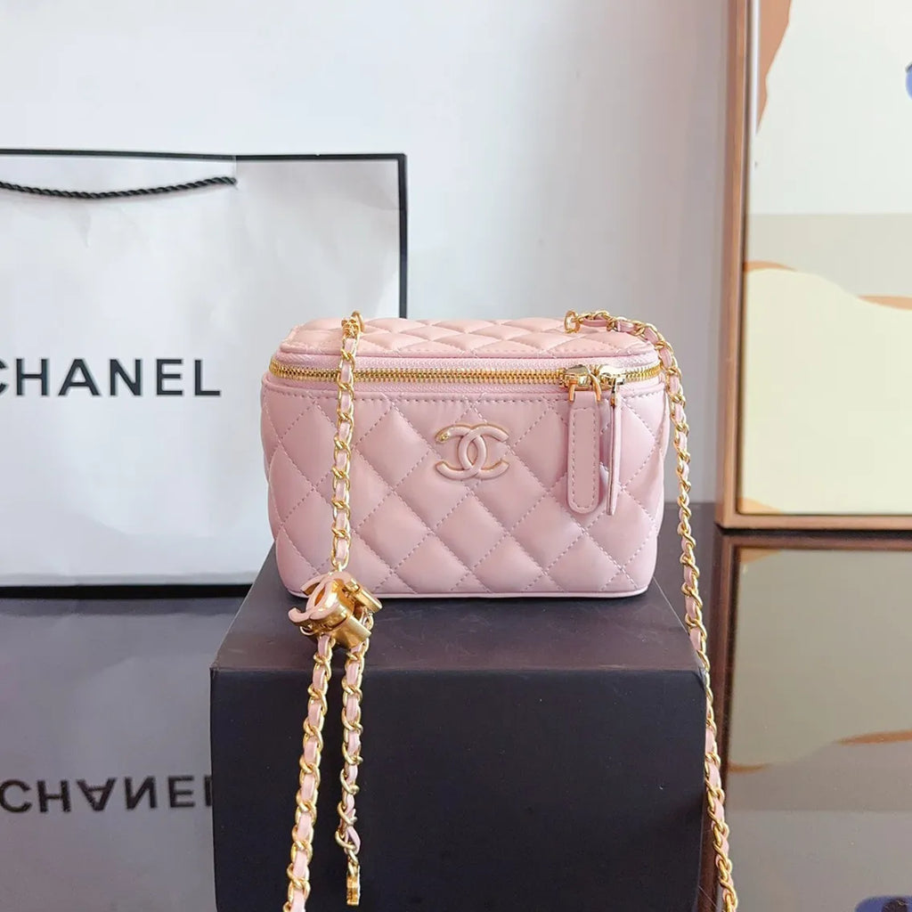 Clutch with Chain Z1829